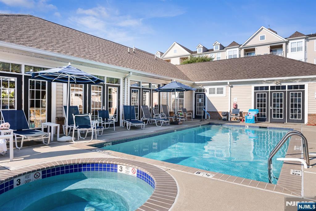 134 Cory Ln #134, Elmwood Park, NJ 07407