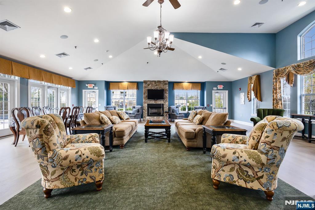 134 Cory Ln #134, Elmwood Park, NJ 07407