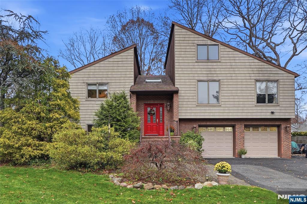 392 Mercer Avenue, River Edge, NJ, 07661