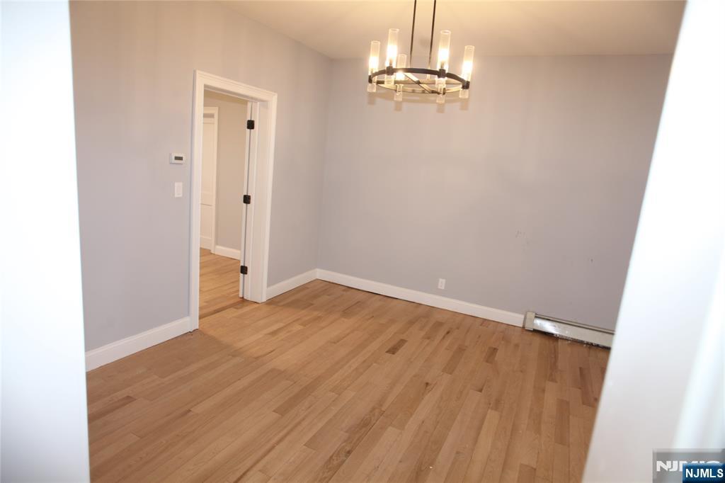 179 Paris Avenue - Photo 5