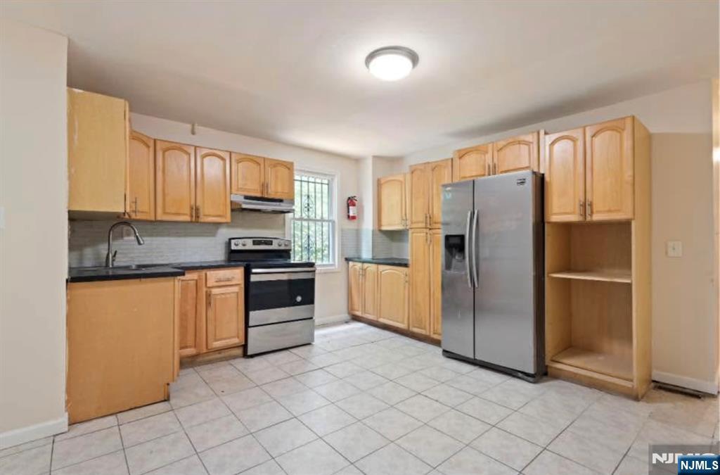 70 Sherman Avenue - Photo 2