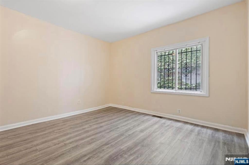 70 Sherman Avenue - Photo 4