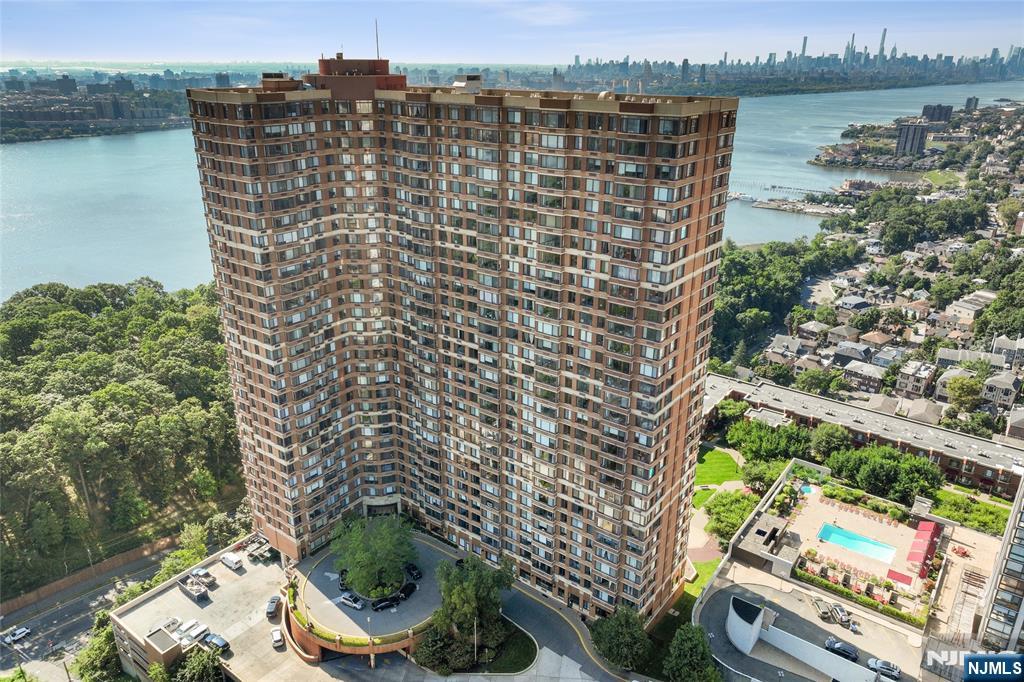 $488,000 Condo