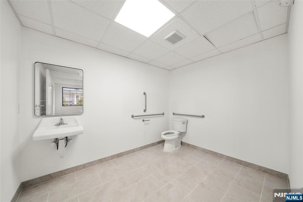 21 Van Blarcom, Midland Park, NJ 07432 Listing Photo  6