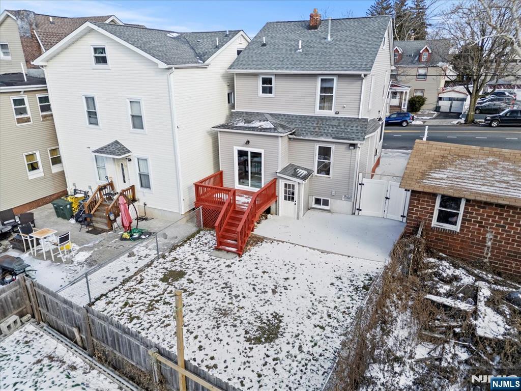 858 Lyons Avenue - Photo 2