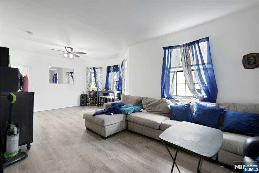 42 Lakeshore Drive - Photo 4