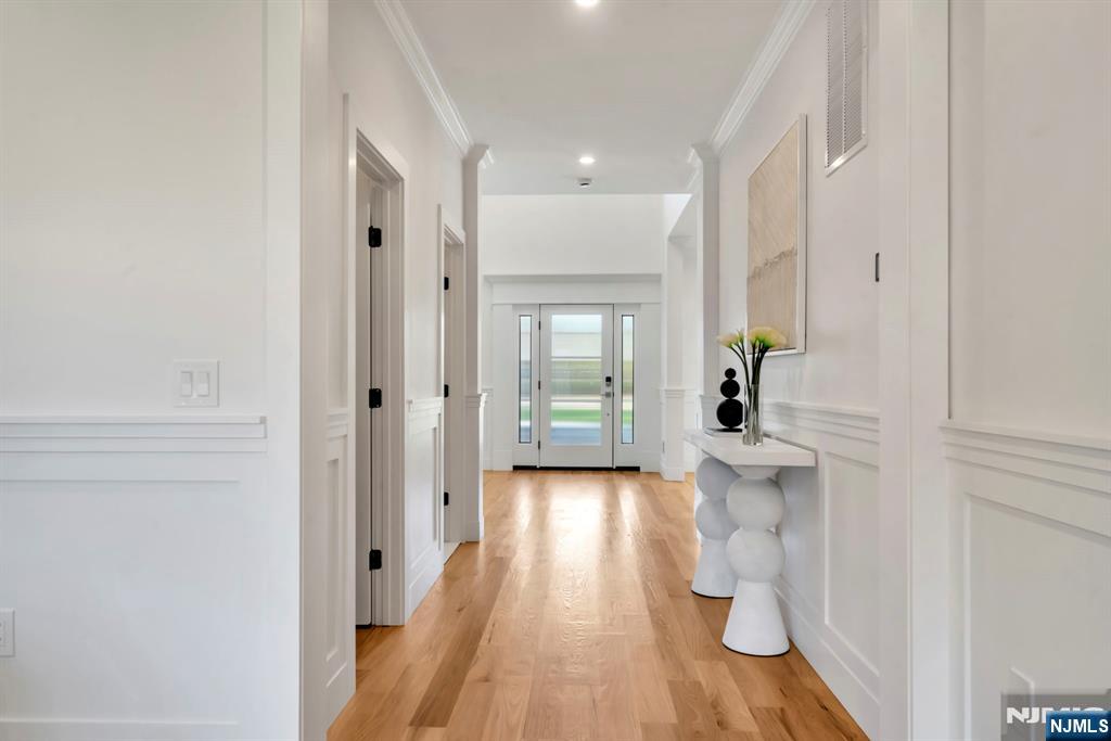 Homes for sale in Northvale, NJ | 412 Tappan Rd, Northvale, NJ 07647 | MLS# 25042412