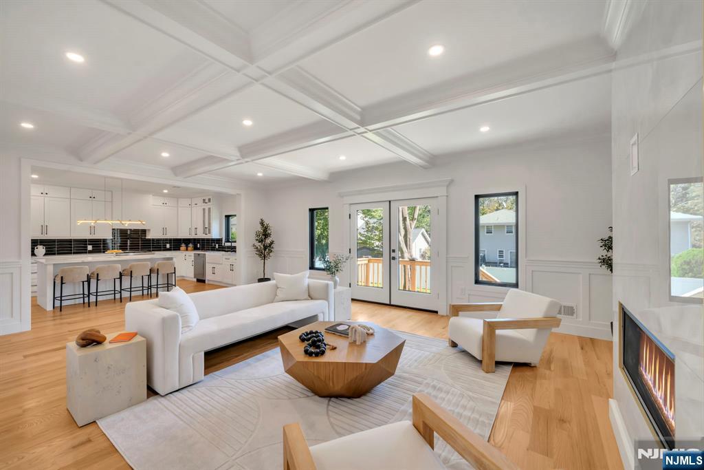 Homes for sale in Northvale, NJ | 412 Tappan Rd, Northvale, NJ 07647 | MLS# 25042412