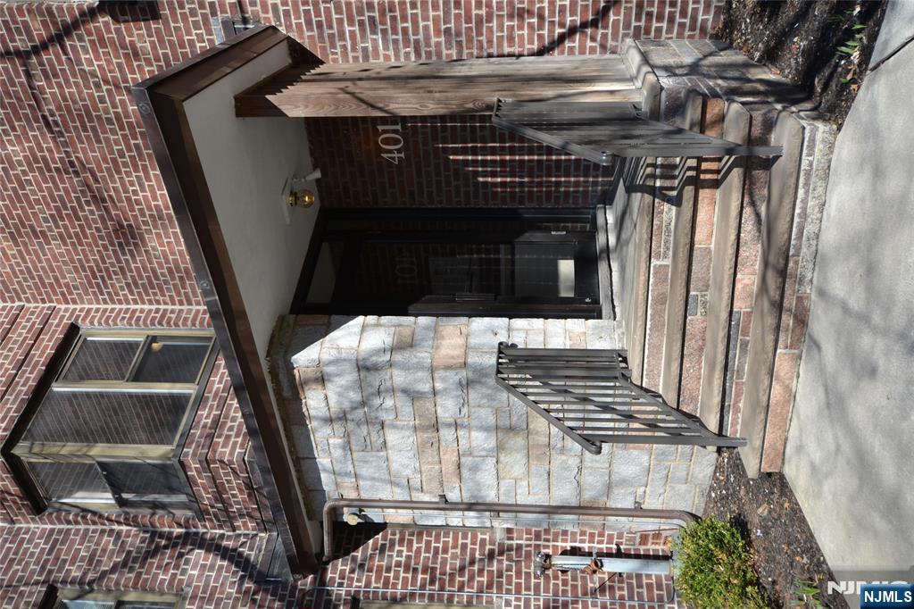 401 Park Place 1-E - Photo 2