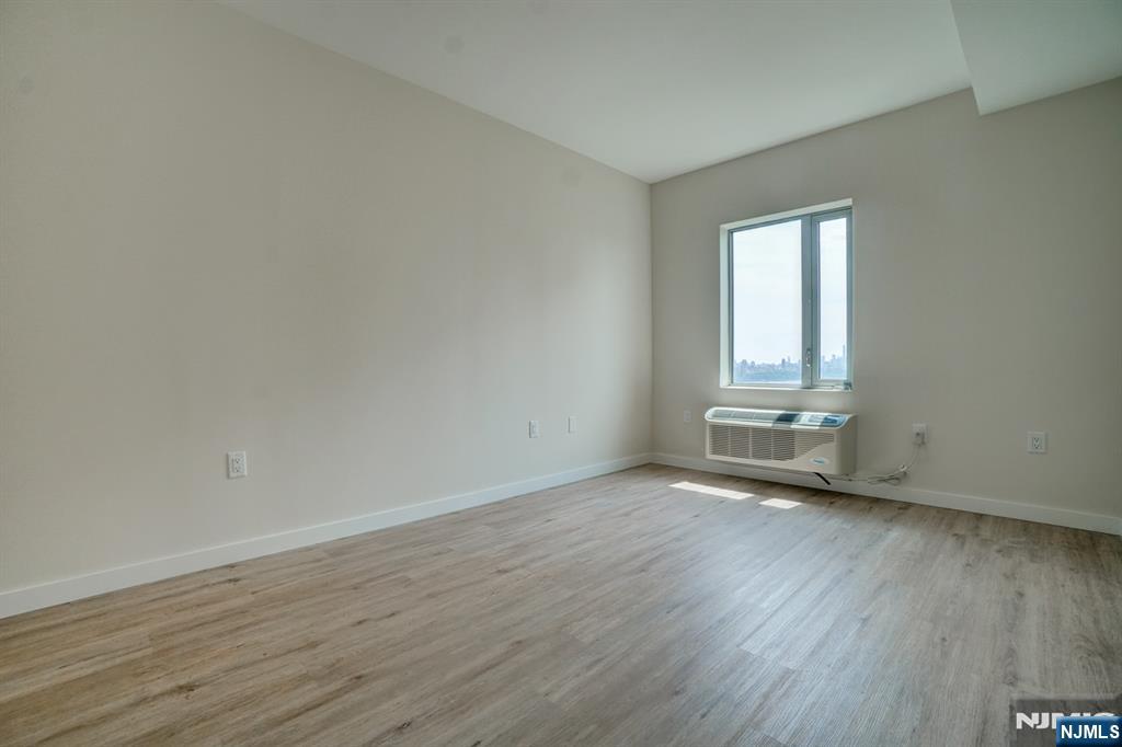 69 Main Street 1502 - Photo 13