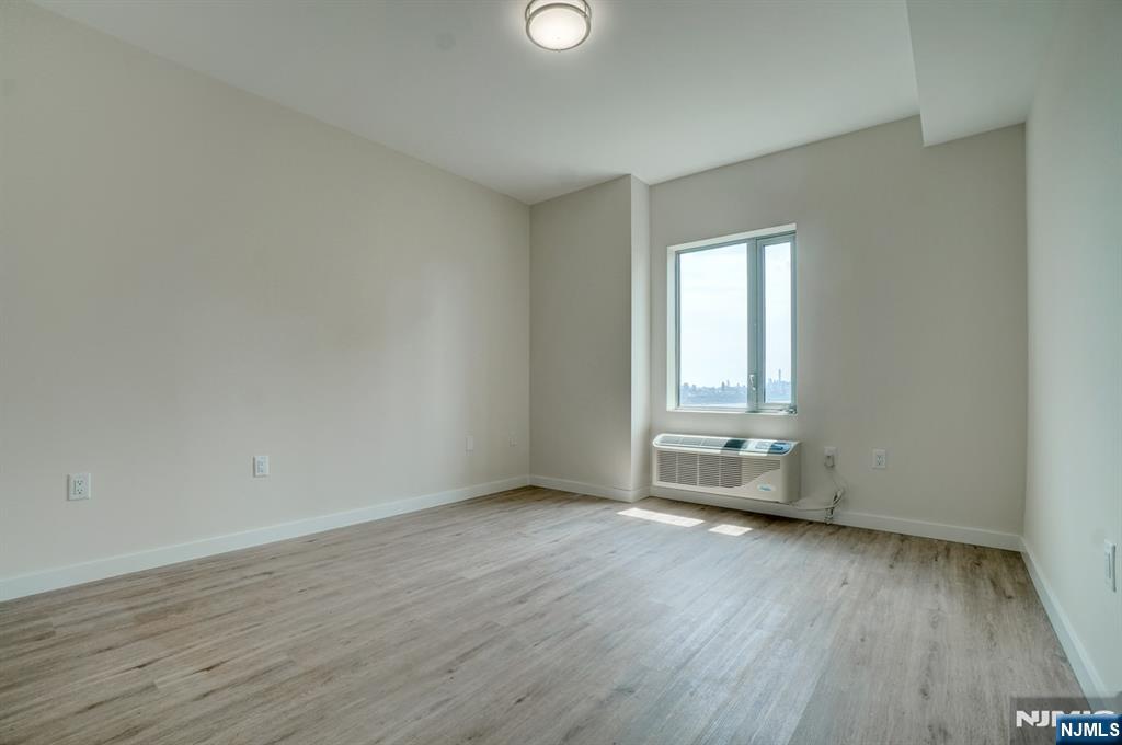 69 Main Street 1502 - Photo 10