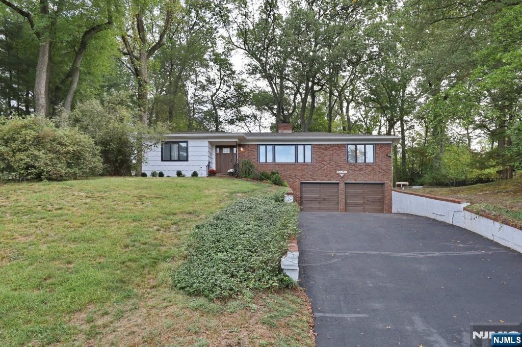 127 E Village Circle, Paramus, NJ, 07652