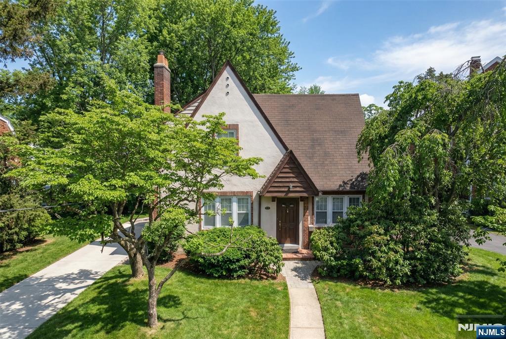 1061 Roosevelt Avenue, New Milford, NJ, 07646