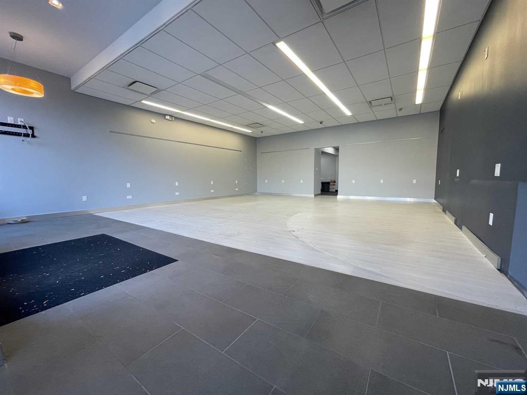 348 Broad Avenue - Photo 2
