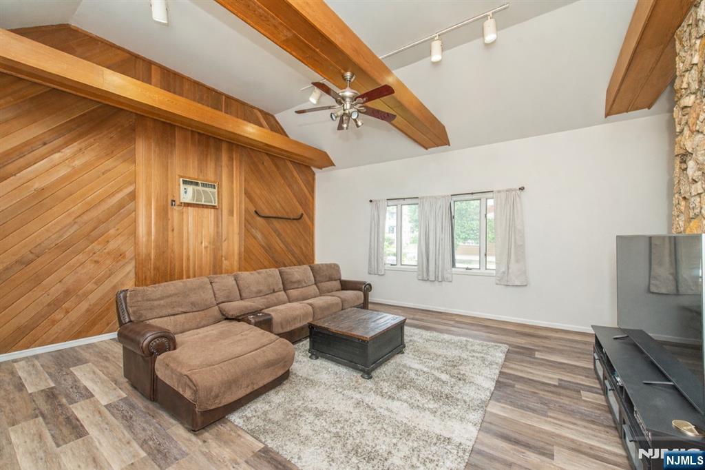 84 Locust Avenue - Photo 5