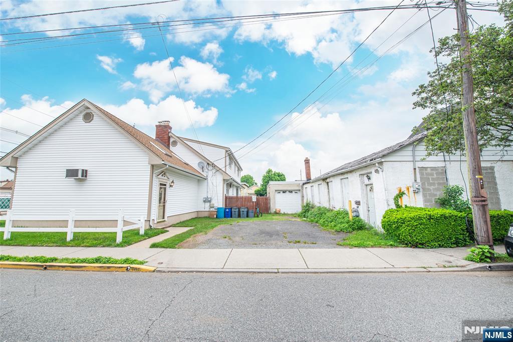84 Locust Avenue