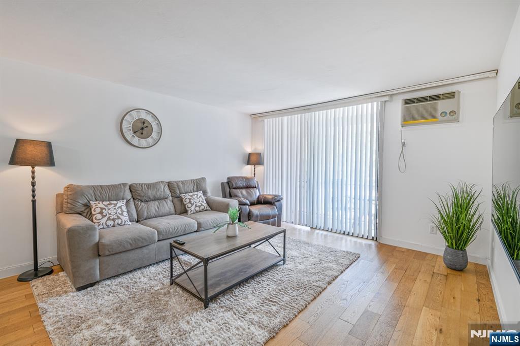 462C Liberty Street 312 - Photo 4