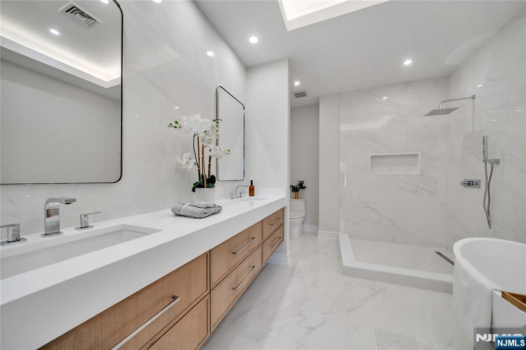 18 William Street, Closter, NJ, 07624