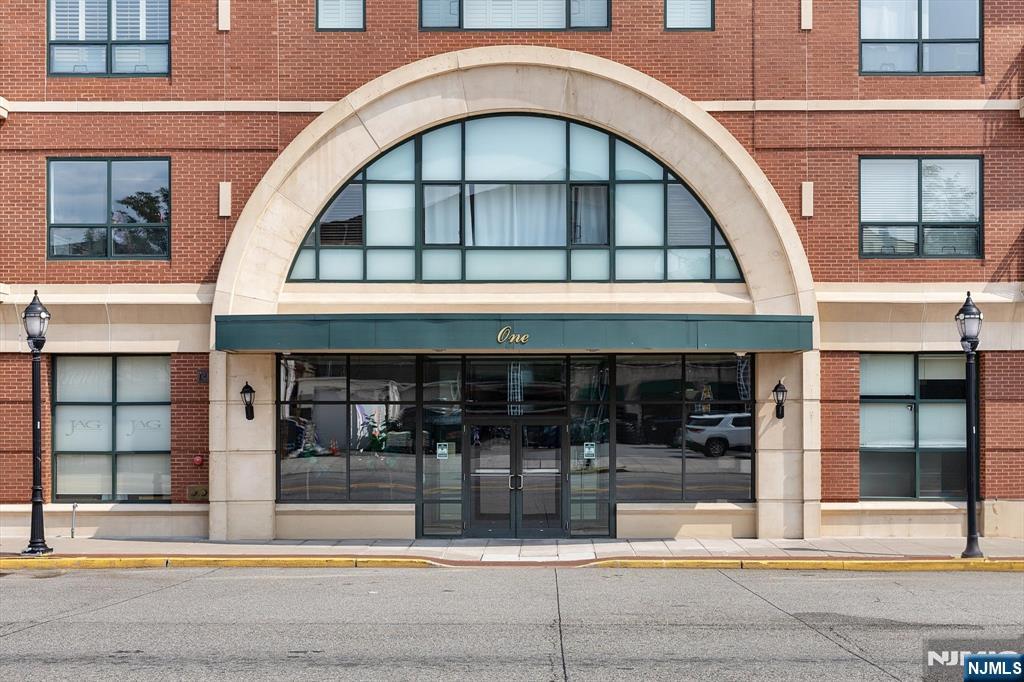 1 Orient Way 202 - Photo 4