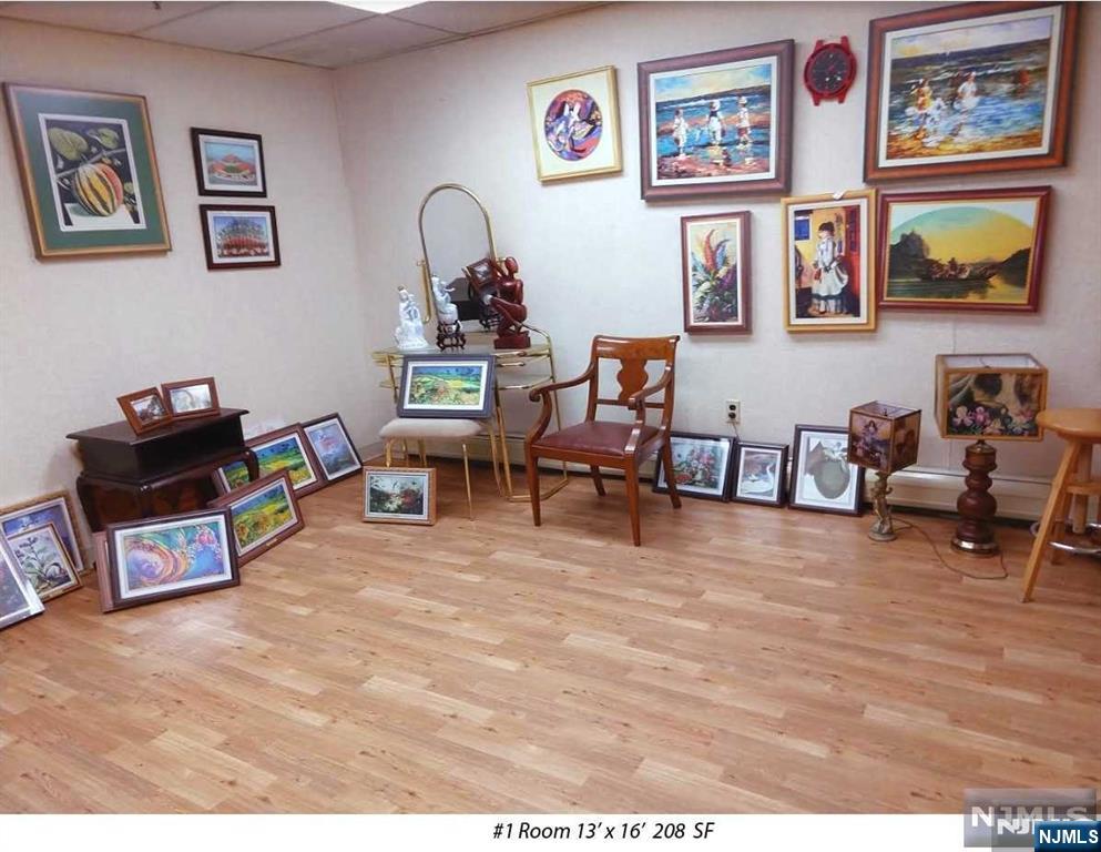 610 Broad Avenue 1st floor - Photo 3