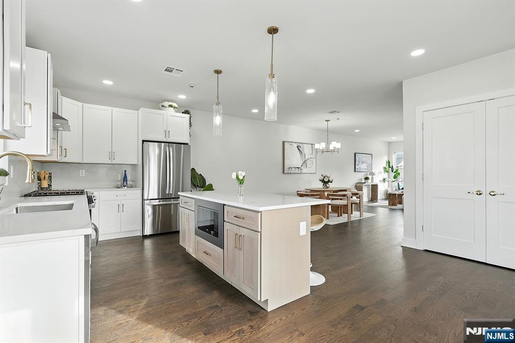 186 Canterbury Ave, North Arlington, NJ 07031