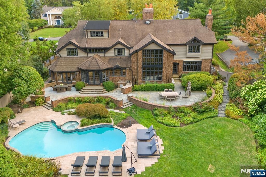 54 Hamilton Drive - Photo 1