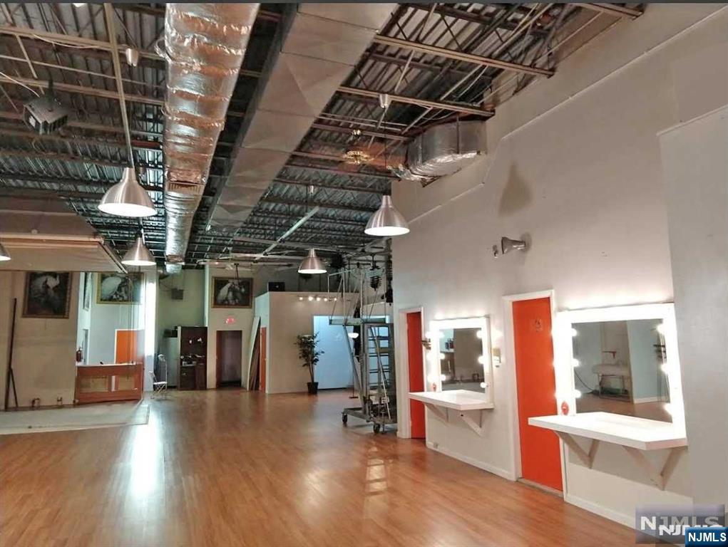 610 Broad Avenue 2nd floor - Photo 5