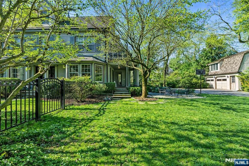 116 Lydecker Street - Photo 3