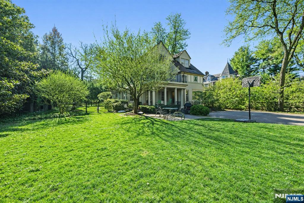 116 Lydecker Street - Photo 4