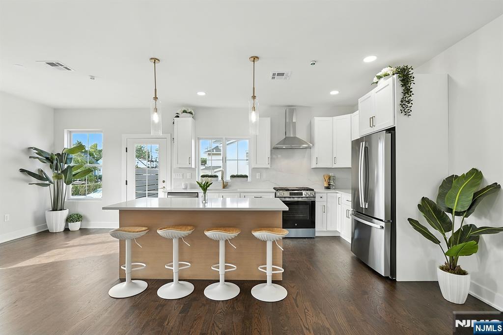 188 Canterbury Ave, North Arlington, NJ 07031