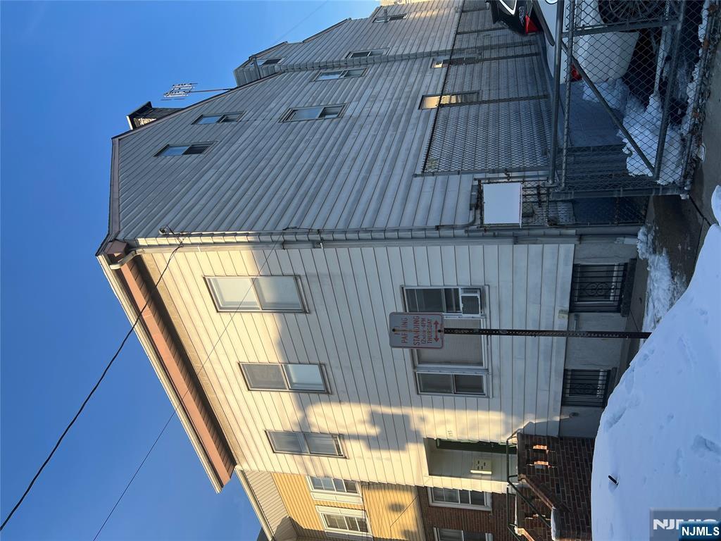 195 Walnut Street - Photo 1