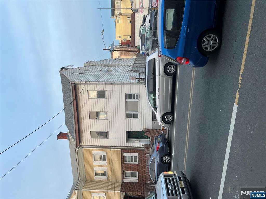 195 Walnut Street - Photo 3