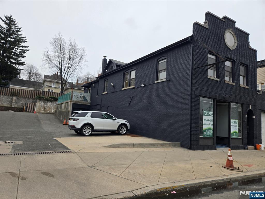 508 Broad Avenue - Photo 1