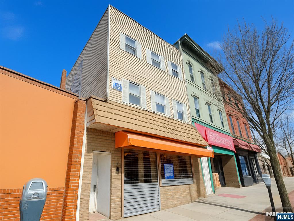 1011 Summit Avenue — photo 2