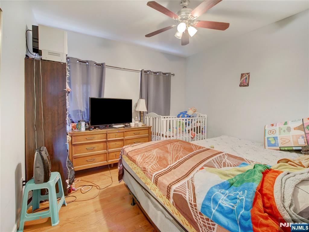 1011 Summit Avenue — photo 8