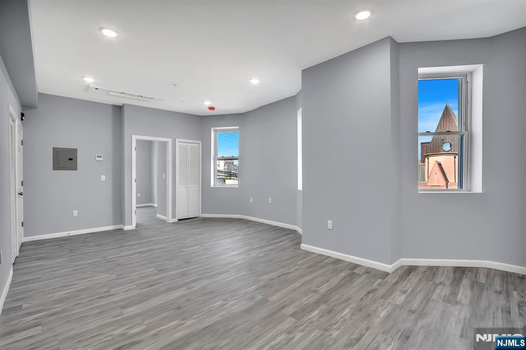 157 Clifton Avenue - Photo 4