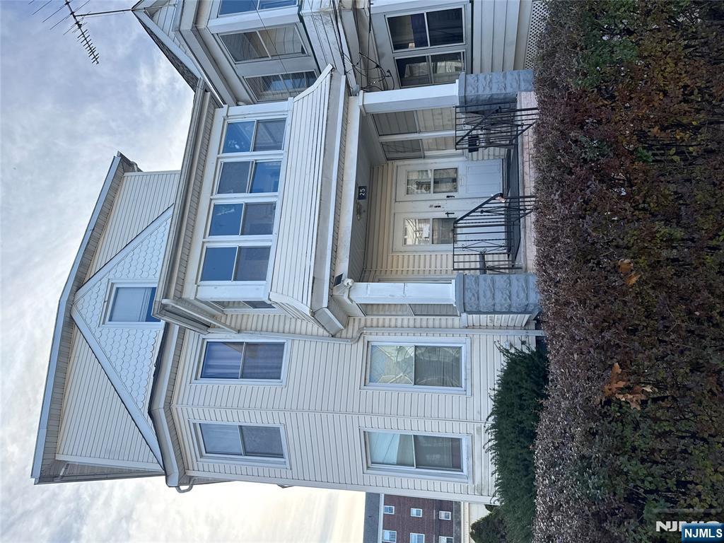 25 Burgess Place - Photo 2