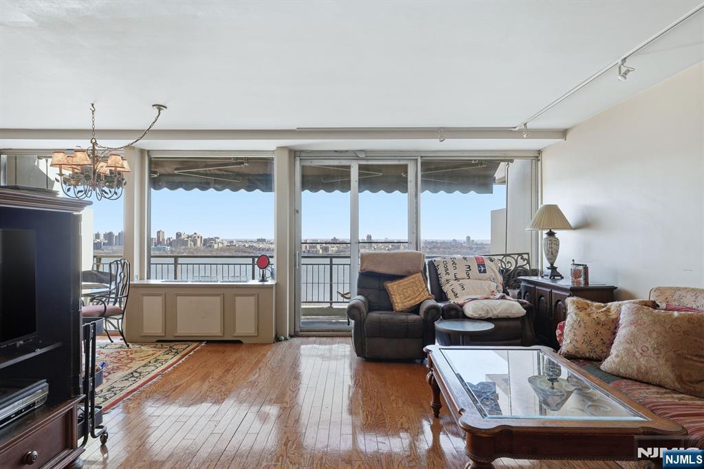 2 Horizon 1010 - Photo 5