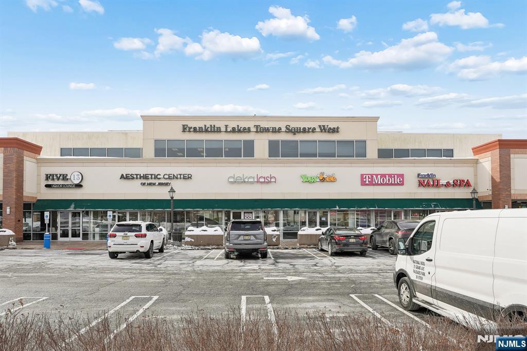 Homes for sale in Franklin Lakes, NJ | 910 Huron Rd, Franklin Lakes, NJ 07417 | MLS# 25043479