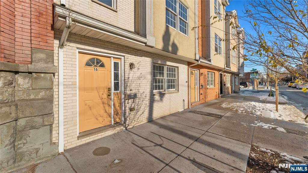 16 Kinney Street - Photo 2