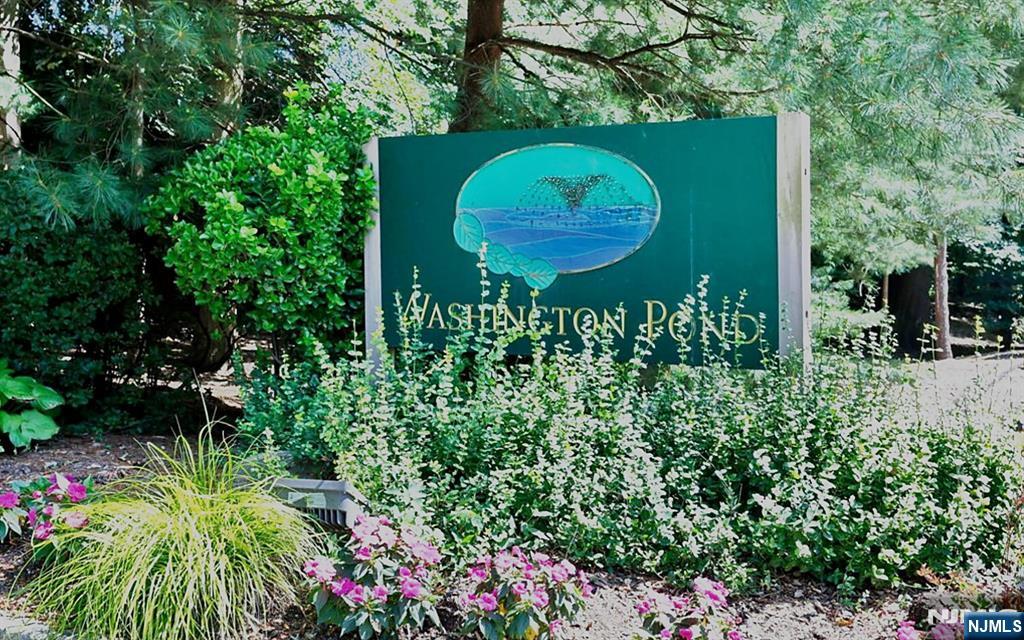 Homes for sale in Twp Of Washington, NJ | 141 Pond Dr #14A, Twp Of Washington, NJ 07676 | MLS# 25043526