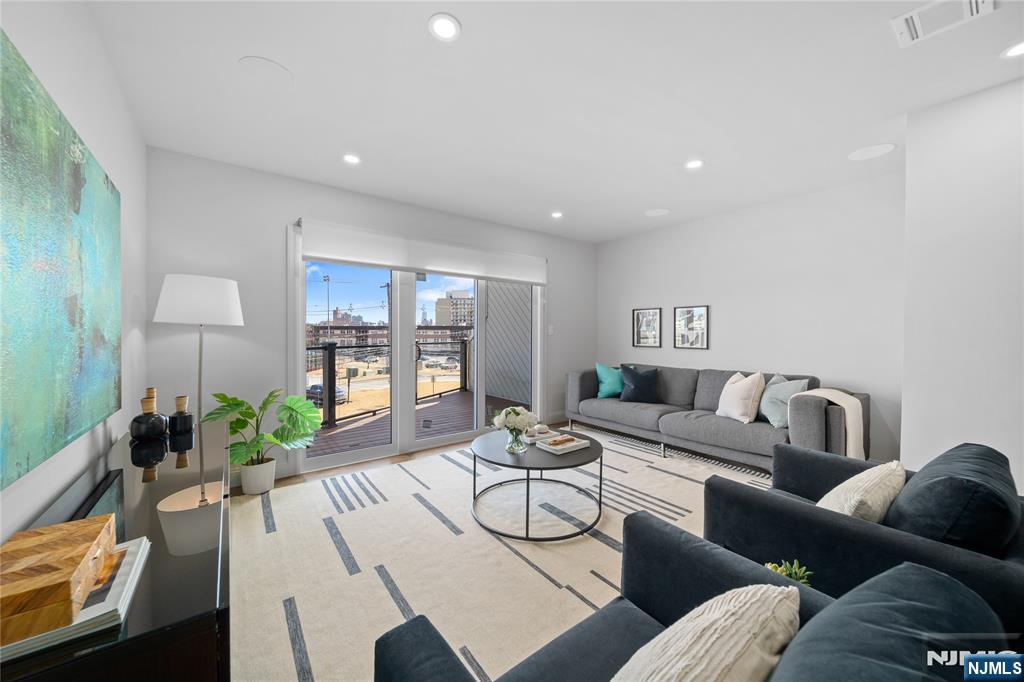 1110 River Road 102 - Photo 1