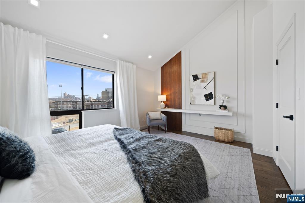 1110 River Road #102