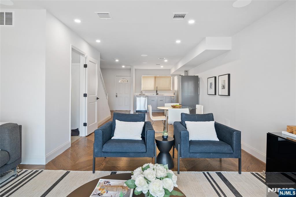 1110 River Road 102 - Photo 3