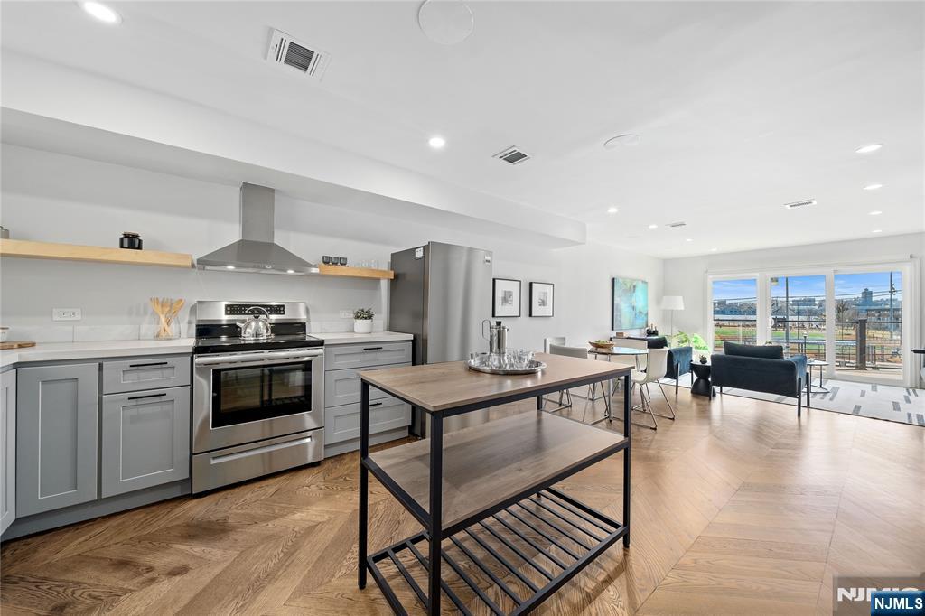 1110 River Road 102 - Photo 5