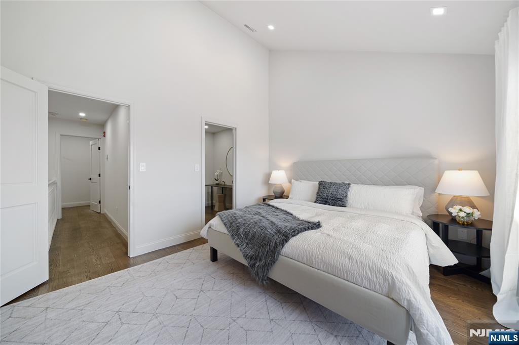 1110 River Road #102