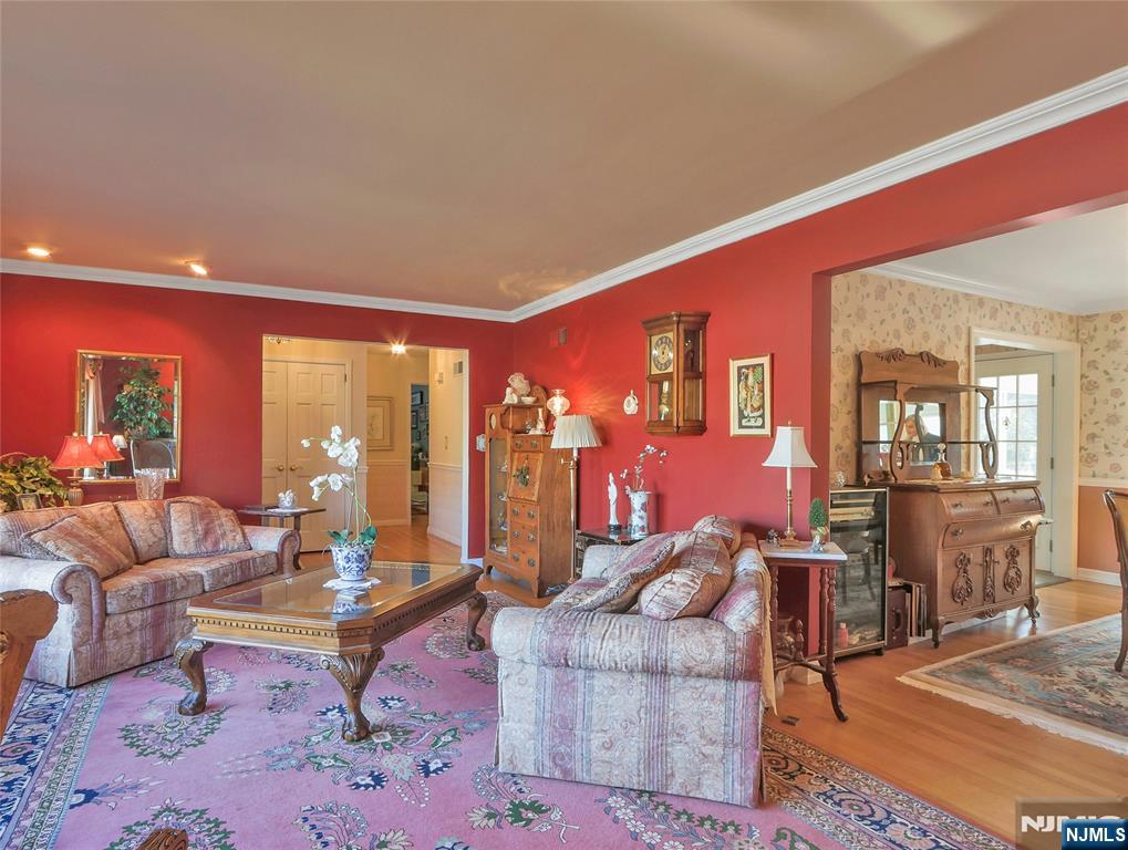 719 Neill Court, Oradell, NJ, 07649