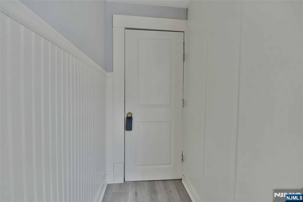 ENTERANCE TO 1ST FLOOR I BEDROOM APT.