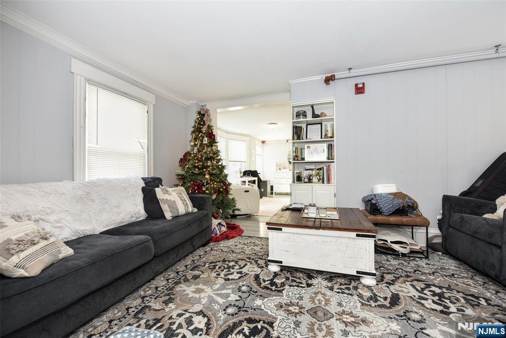 Unit B Livingroom