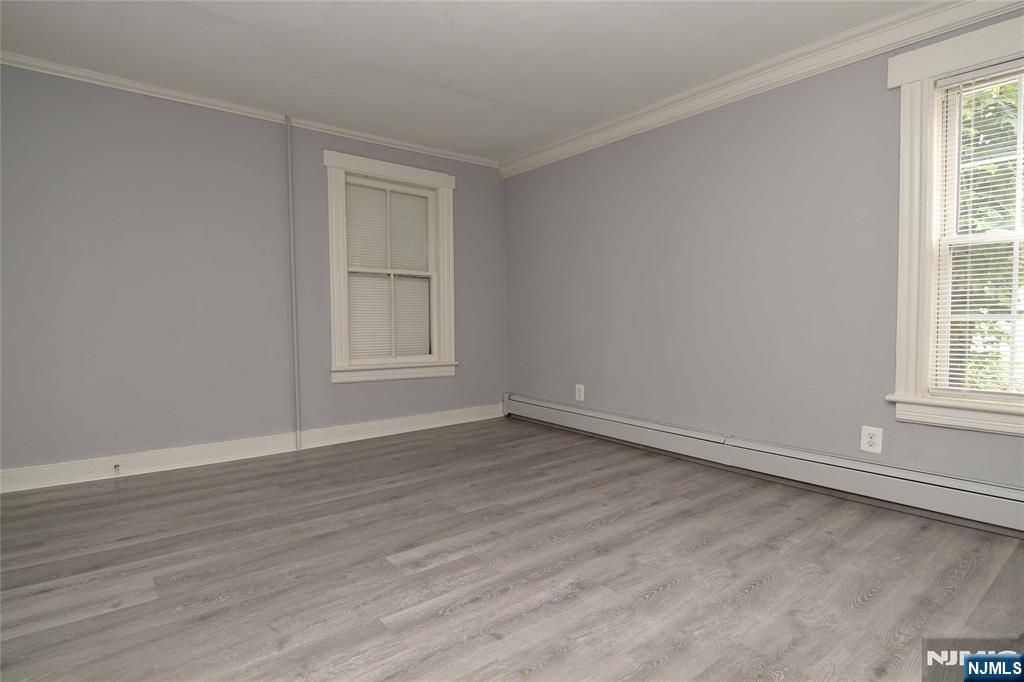 SPACIOUS MAIN BR